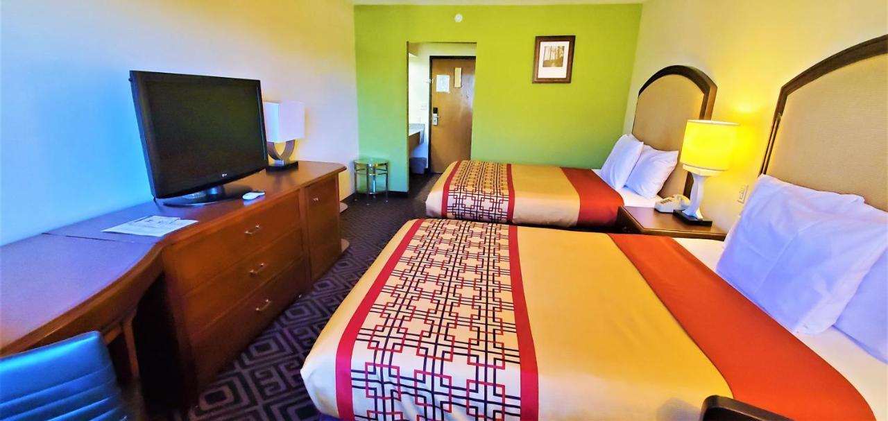 Travel Inn And Suites- Sikeston Miner I-55 Exit-67 ภายนอก รูปภาพ